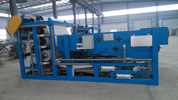 帶式壓濾機(jī)應(yīng)用現(xiàn)場